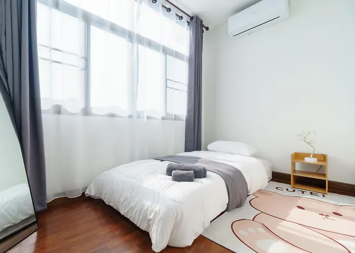 Charming 3-storey House Near Bts Onnut Station *