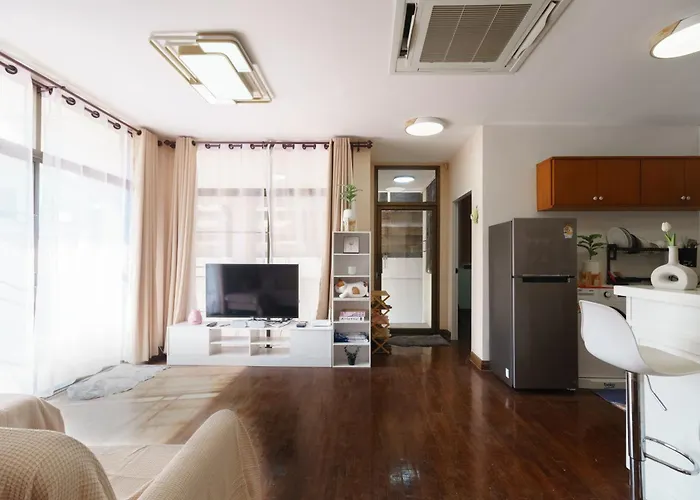 Charming 3-storey House Near Bts Onnut Station * Bangkok