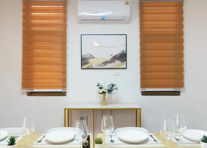 Ferienhaus Charming 3-storey House Near Bts Onnut Station *