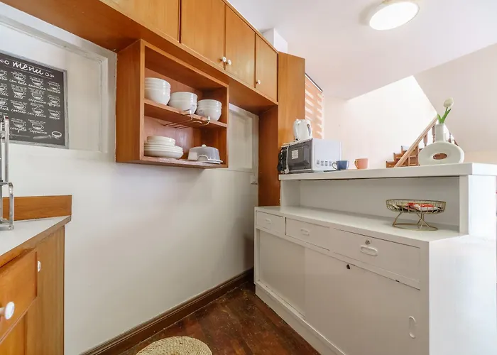 Ferienhaus Charming 3-storey House Near Bts Onnut Station *