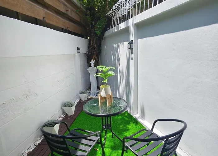 Charming 3-storey House Near Bts Onnut Station Ferienhaus *